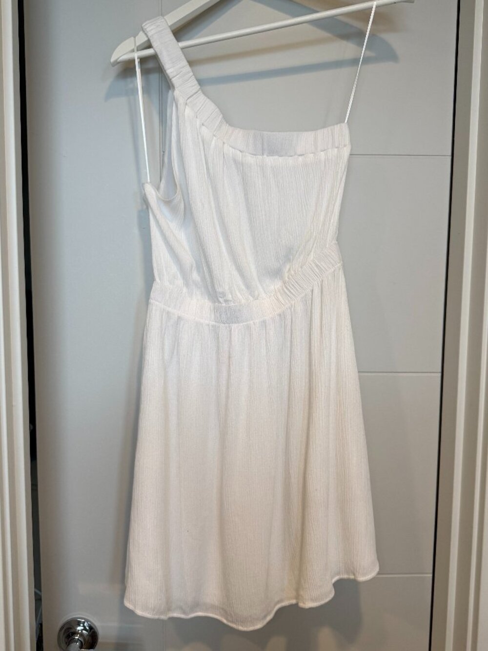 Abercrombie One Shoulder White Dress with pockets size M